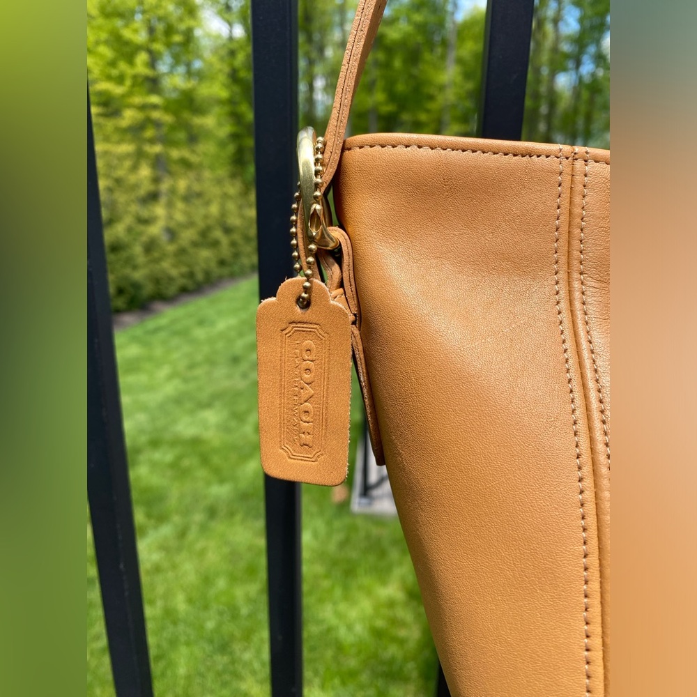 Vintage Coach Monterey Hobo #4027 Butterscotch Leather Shoulder Bag w/ Hangtag - Picture 4 of 16